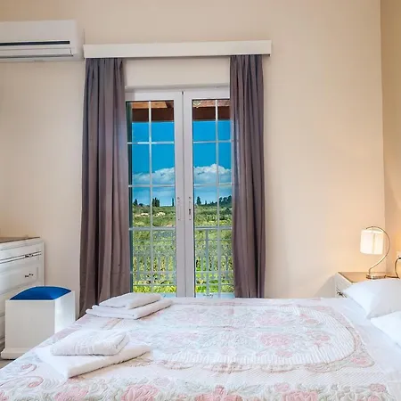 Zante 5 Bedroom With Private Pool And Basketball Court